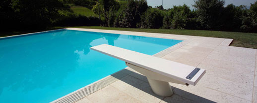 trampolino-piscina-canguro